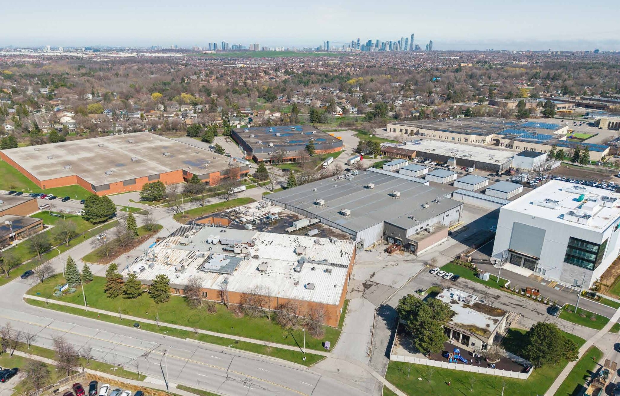 6515 Kitimat Rd, Mississauga, ON à louer Photo de l’immeuble– Image 1 sur 12