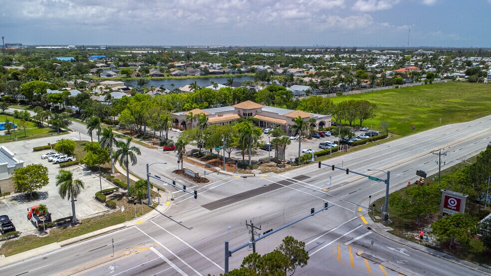 15751 San Carlos Blvd, Fort Myers, FL à louer - Photo de l’immeuble – Image 3 sur 18