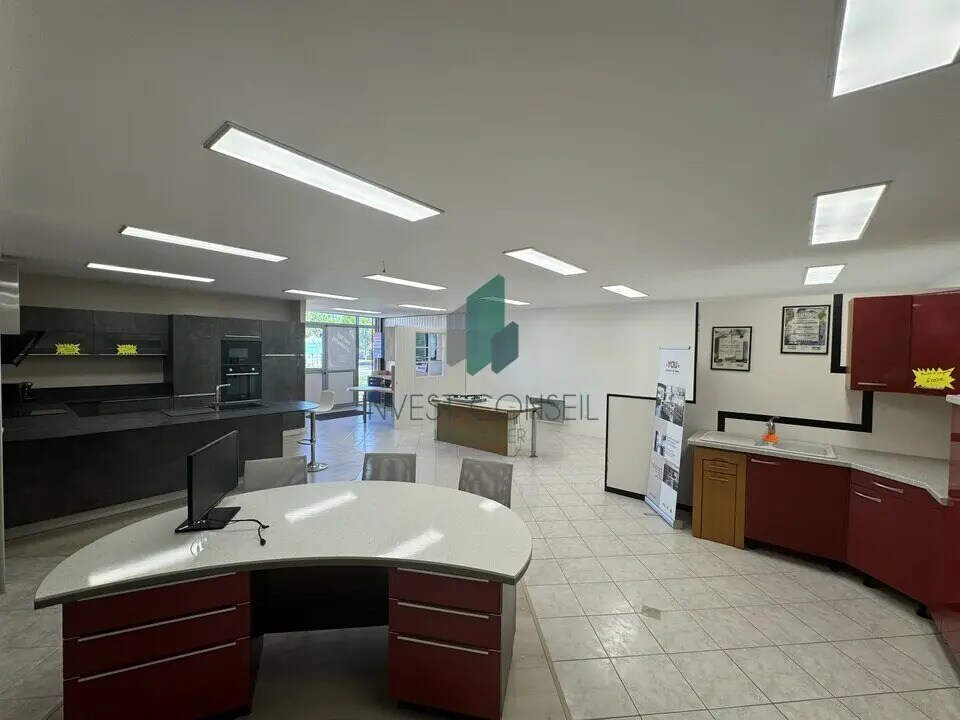 Local commercial dans Conflans-Sainte-Honorine à louer Photo de l’immeuble– Image 1 sur 10