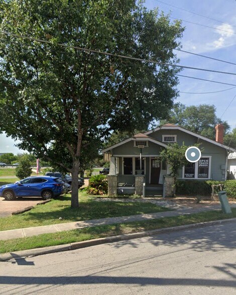 3126 N St. Mary's, San Antonio, TX à louer - Photo de l’immeuble – Image 1 sur 15