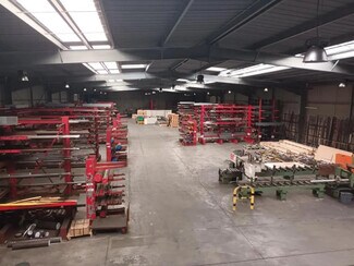 Plus de détails pour Local d'activités à louer