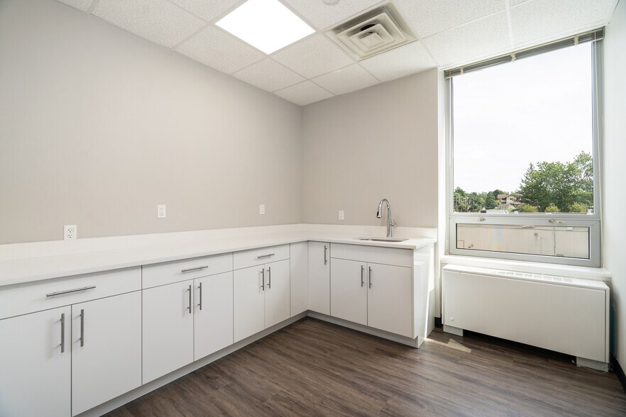 2365 Boston Post Rd, Larchmont, NY à louer - Photo intérieure – Image 3 sur 6