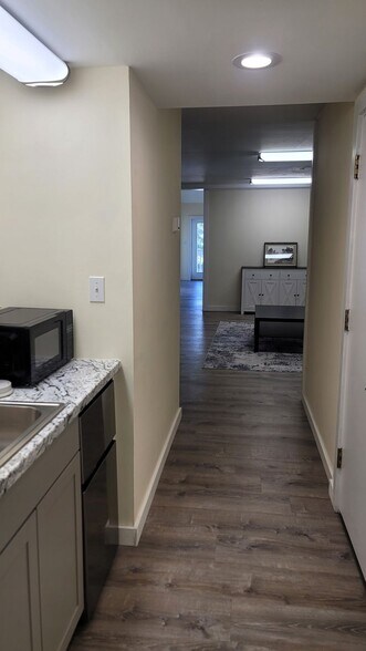 1010 E North St, Greenville, SC à louer - Photo de l’immeuble – Image 3 sur 13