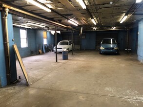 124 N 2nd St, Terre Haute, IN à louer Photo intérieure– Image 2 sur 5