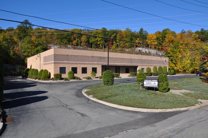 8 Industrial Pky, Ringwood, NJ à vendre - Photo de l’immeuble – Image 1 sur 14