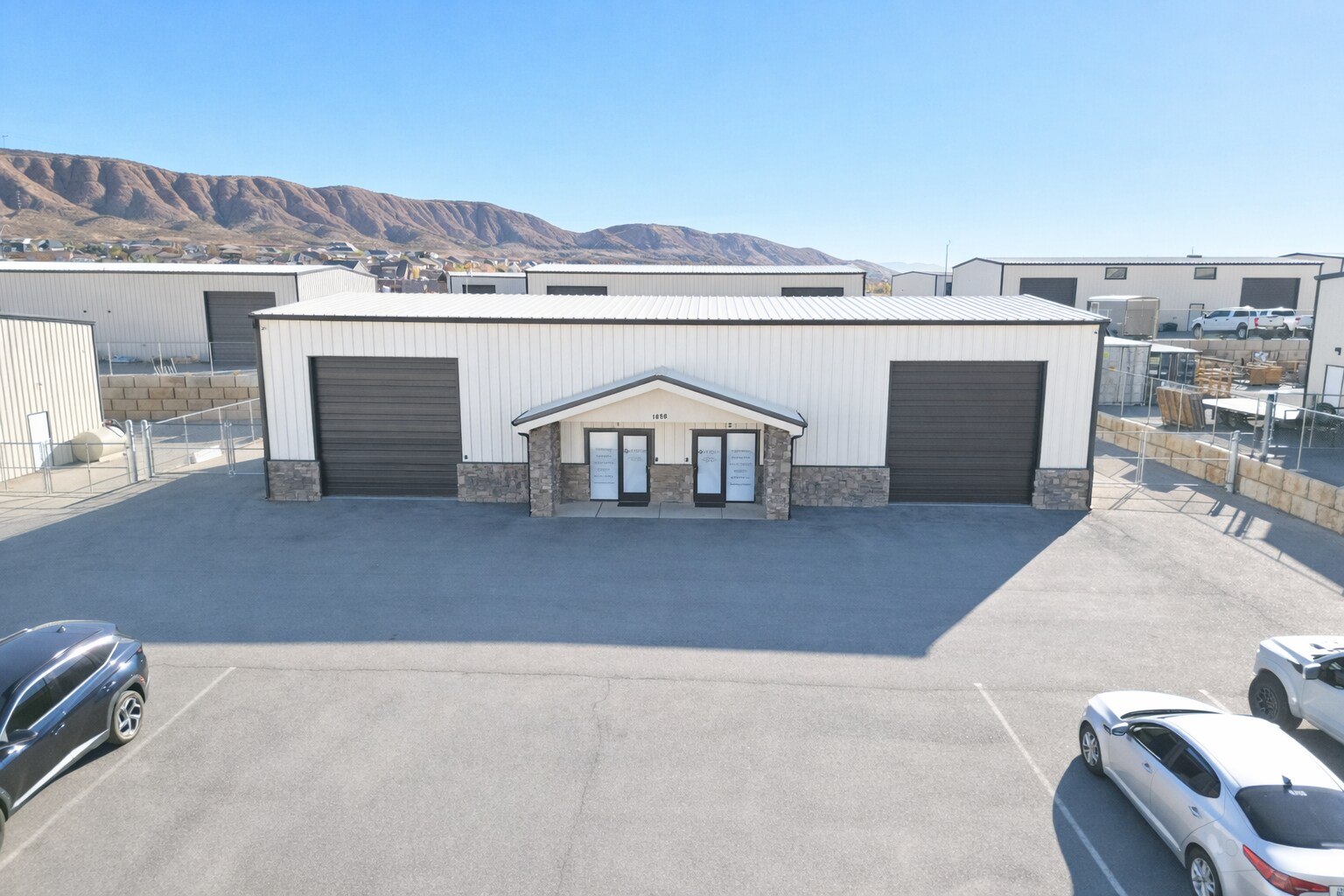 1464 E Ridge St, Washington, UT à louer Photo de l’immeuble– Image 1 sur 9