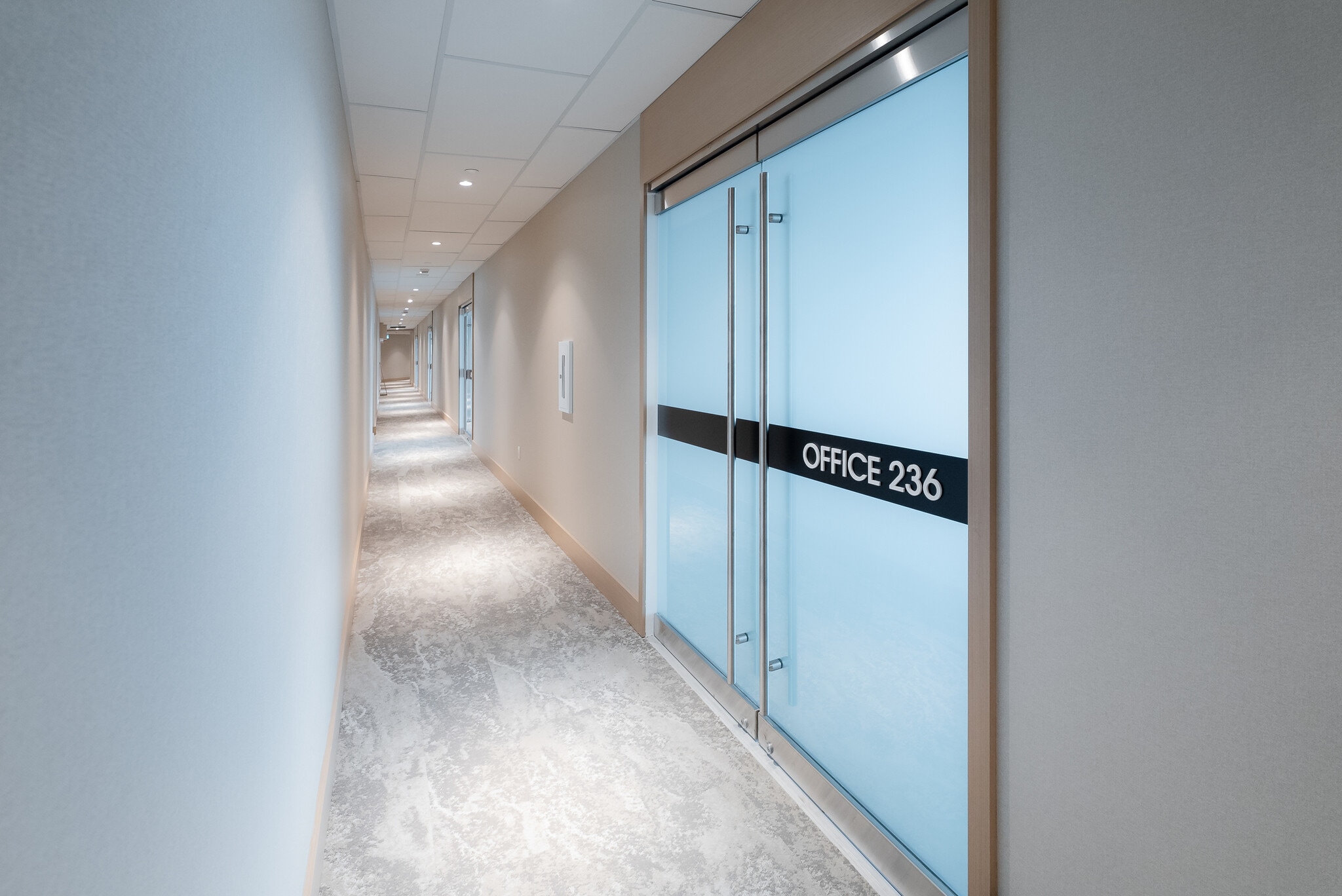 3328 No. 3 Rd, Richmond, BC à louer Photo intérieure– Image 1 sur 5