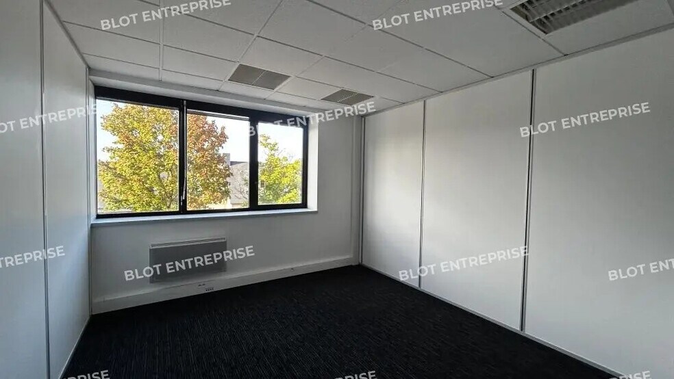 Bureau dans Rennes à louer - Photo de l’immeuble – Image 2 sur 7