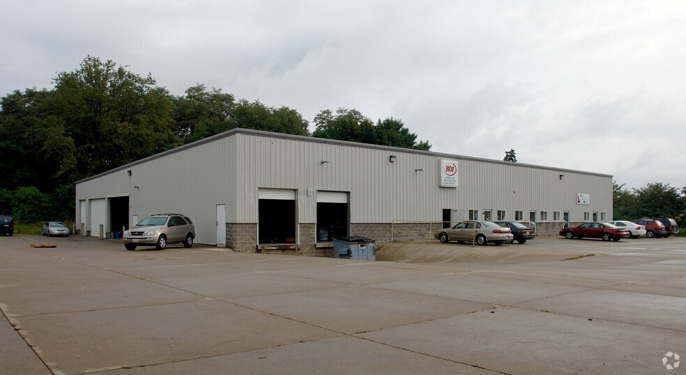 413 Applegrove St NW, Canton, OH à louer - Photo de l’immeuble – Image 2 sur 4