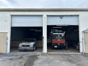 6557 Garden Rd, Riviera Beach, FL à louer Photo de l’immeuble– Image 2 sur 4