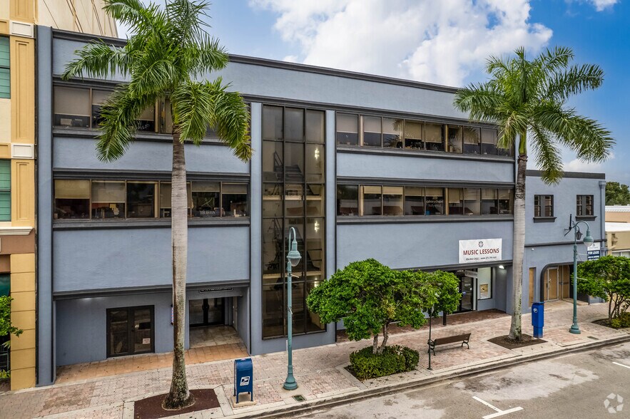 1940 Harrison St, Hollywood, FL à vendre - Photo de l’immeuble – Image 1 sur 5