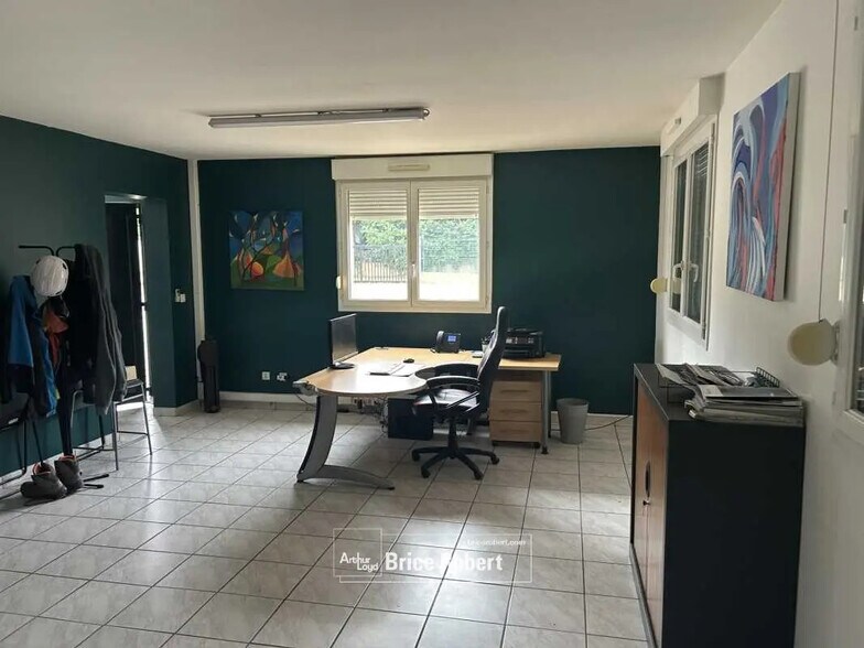 Bureau dans Grenay à louer - Photo de l’immeuble – Image 2 sur 6