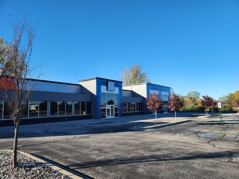 8845 Gratiot Rd, Saginaw, MI à louer - Photo de l’immeuble – Image 2 sur 24
