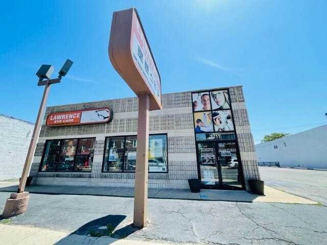 3711 W Lawrence Ave, Chicago, IL à vendre - Photo de l’immeuble – Image 2 sur 7