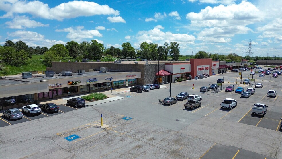 108th & Maple Rd, Omaha, NE à louer - Photo de l’immeuble – Image 3 sur 8