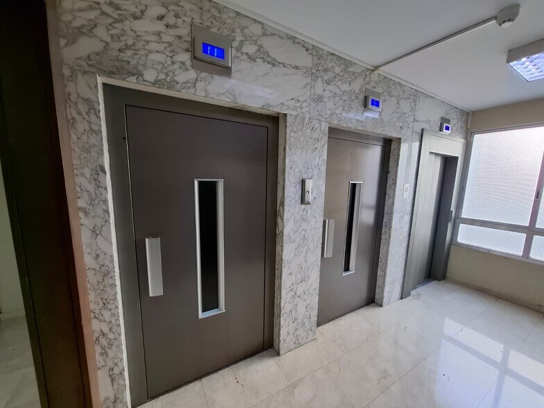 Bureau dans València, Valencia à louer - Hall d’entrée – Image 3 sur 21