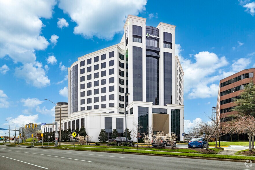 1676 International Dr, McLean, VA à louer - Photo principale – Image 1 sur 41