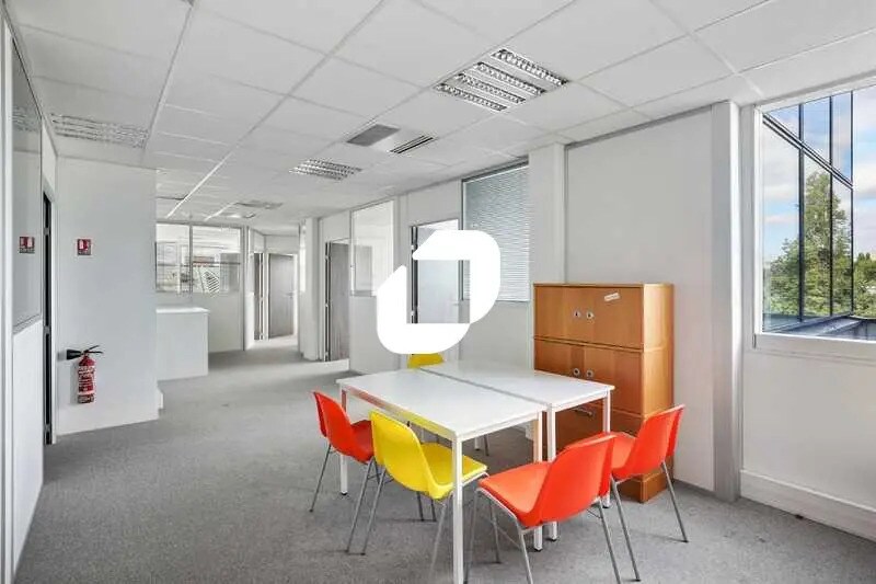 23 Avenue Louis Bréguet, Vélizy-Villacoublay à louer - Photo de l’immeuble – Image 1 sur 12