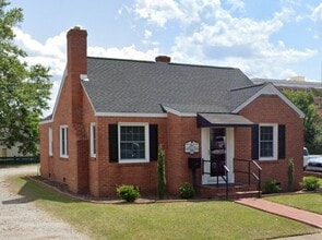 210 E 5th St, Lumberton, NC à louer Photo de l’immeuble– Image 1 sur 7