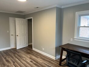 122 Memorial Dr, Greer, SC à louer Photo intérieure– Image 2 sur 4