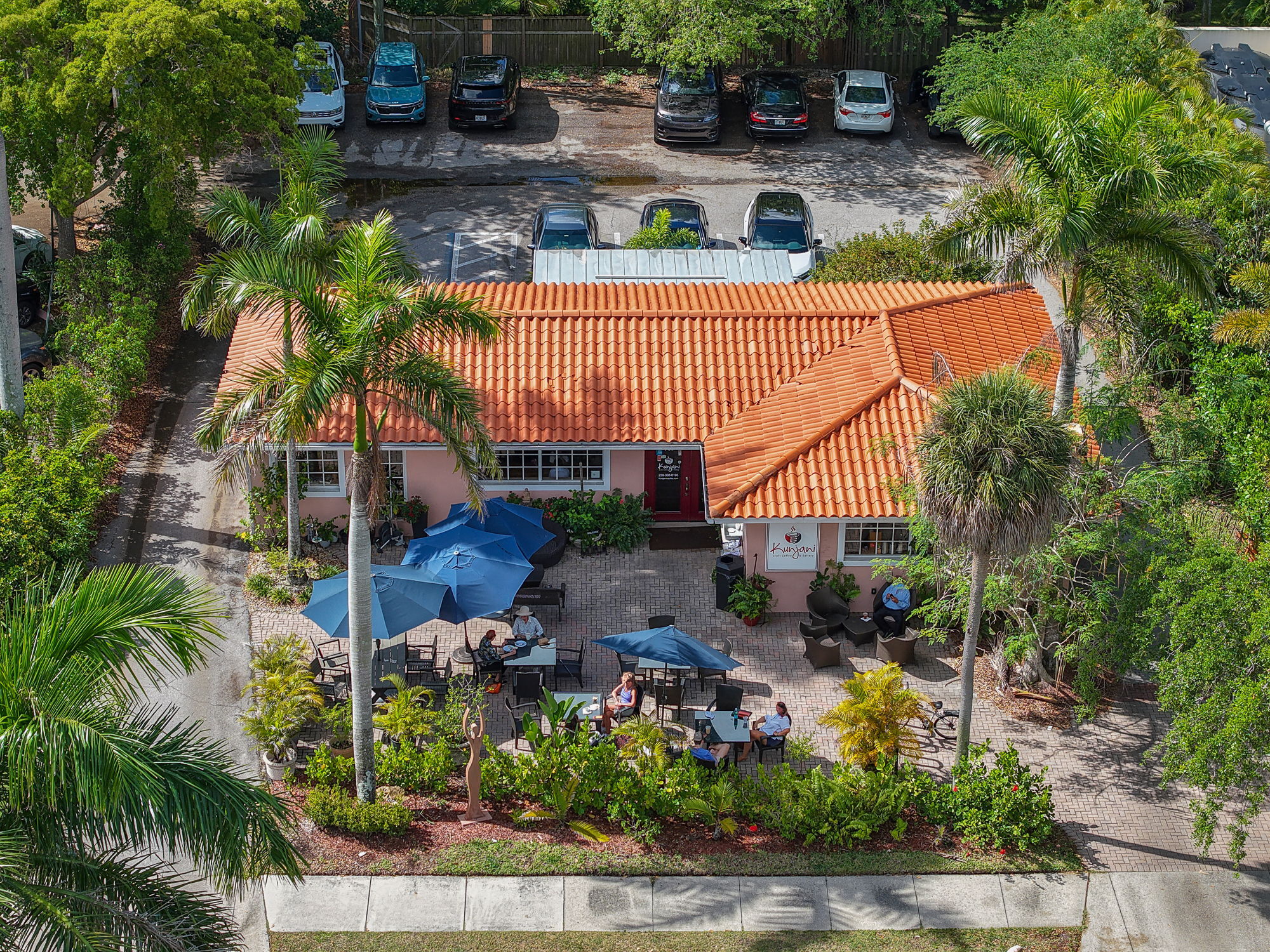 780 Seagate Ave, Naples, FL à louer Photo principale– Image 1 sur 6