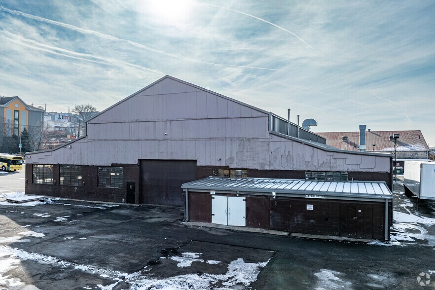1207 Tonnelle Ave, North Bergen, NJ à vendre - Photo de l’immeuble – Image 2 sur 6