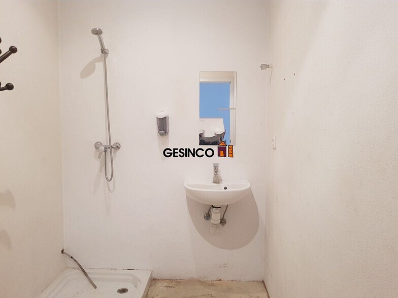 Local commercial dans València à louer - Photo de l’immeuble – Image 3 sur 7