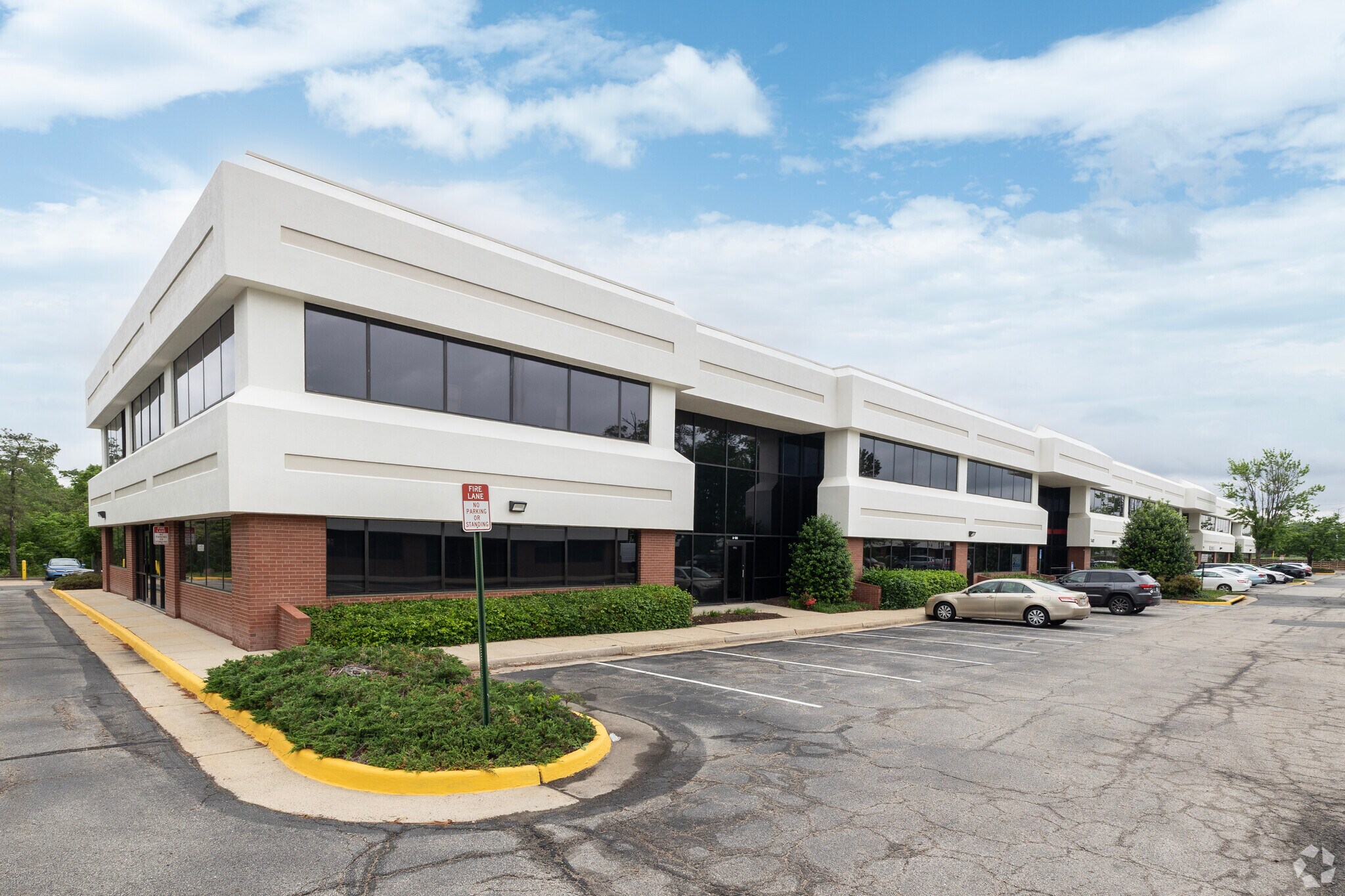 7426-7432 Alban Station Blvd, Springfield, VA à louer Photo de l’immeuble– Image 1 sur 10