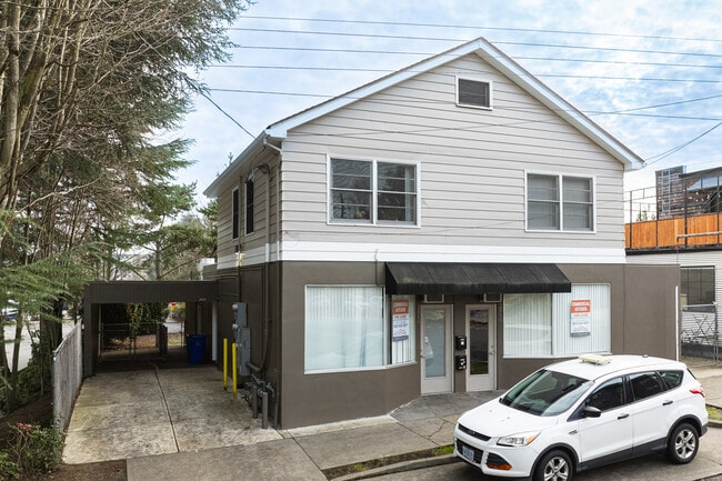 Plus de détails pour 2816 NE Halsey St, Portland, OR - Local commercial à vendre