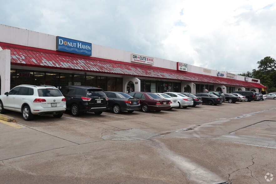 10802 Hughes Rd, Houston, TX à louer - Photo de l’immeuble – Image 2 sur 9
