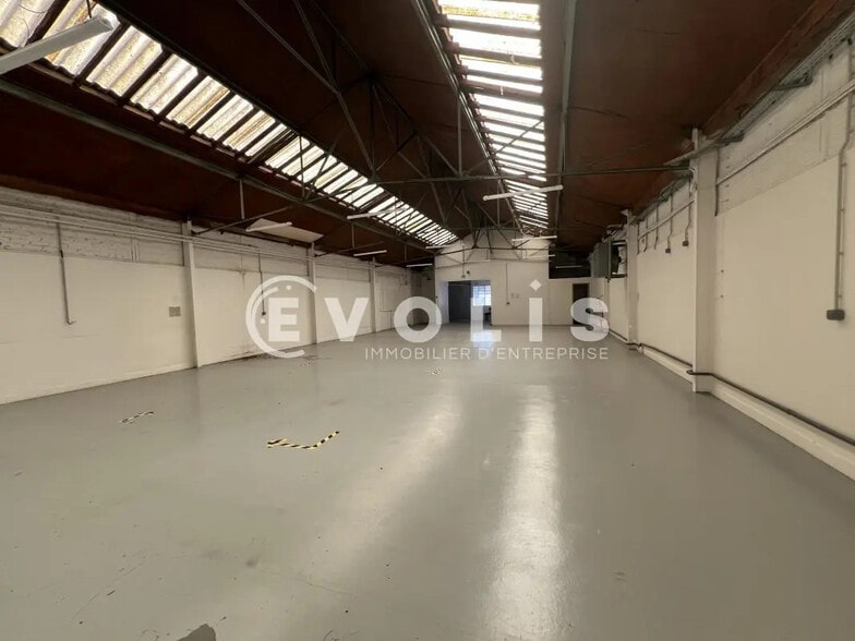 Bureau dans Villeneuve-Saint-Georges à louer - Photo de l’immeuble – Image 3 sur 9