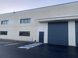 Plus de détails pour Local d'activités à louer