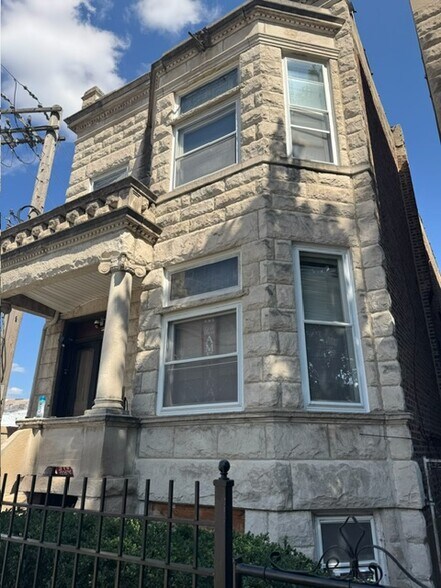 Douglas Park/North Lawndale portfolio portefeuille de 5 biens à vendre sur LoopNet.fr - Photo de l’immeuble – Image 2 sur 3