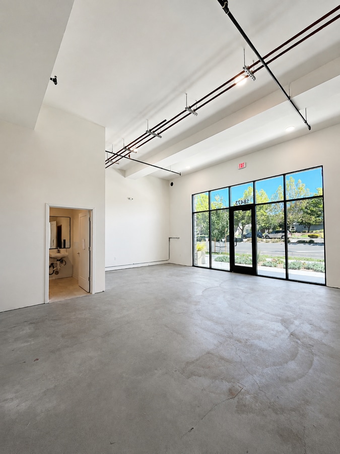 18491 Monterey Rd, Morgan Hill, CA 95037 - Lot C3 - - Photo intérieure - Image 1 of 2