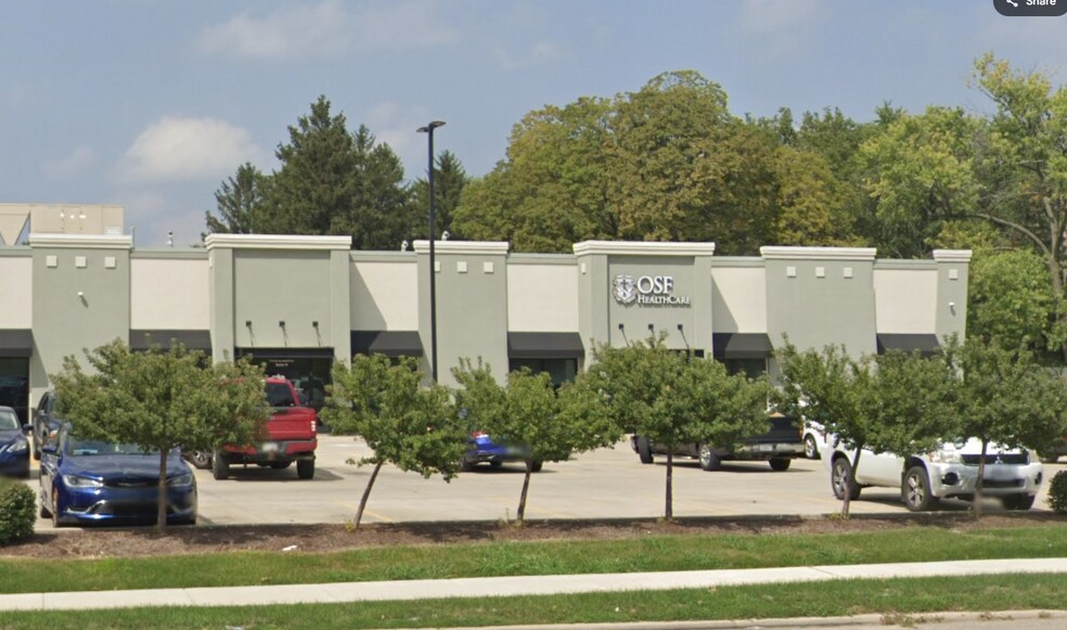 1714 W Springfield Ave, Champaign, IL à louer - Photo principale – Image 2 sur 17