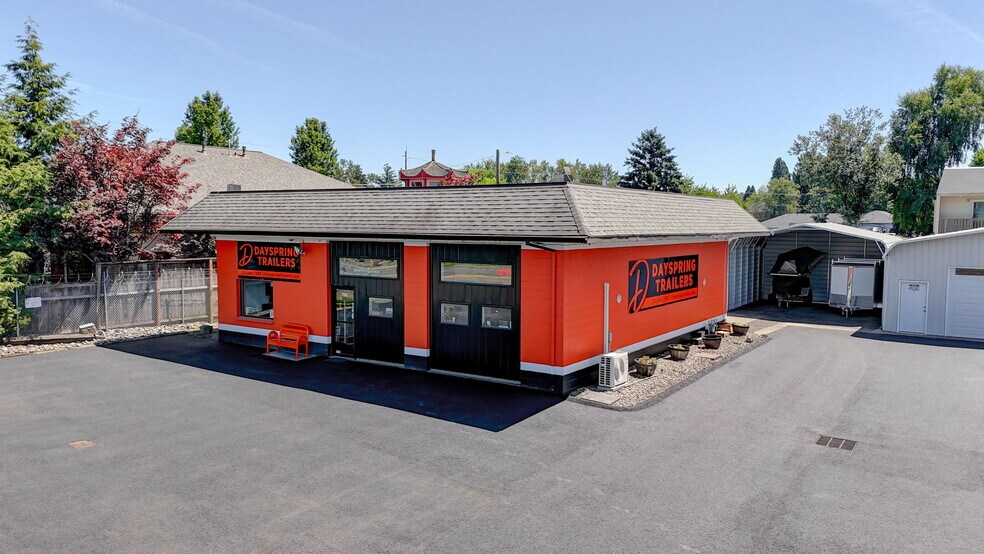 786 NE Burnside Rd, Gresham, OR à vendre - Photo de l’immeuble – Image 1 sur 25