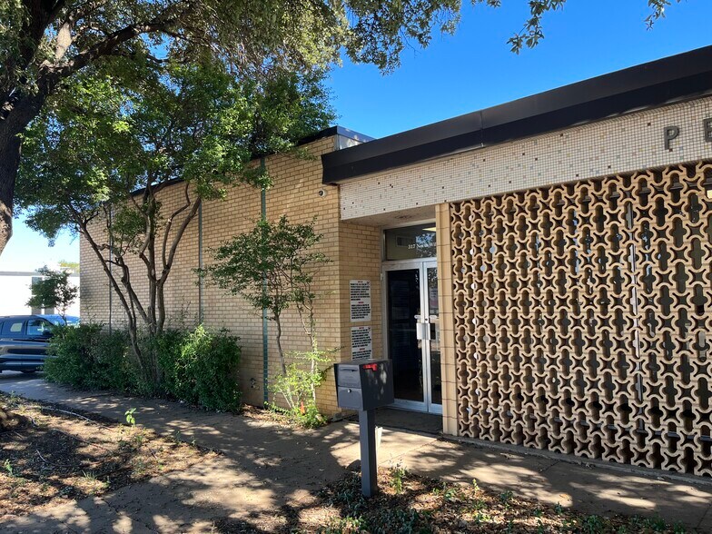 317 N Willis St, Abilene, TX à louer - Photo de l’immeuble – Image 2 sur 24