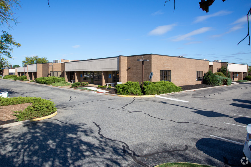 7150 N Park Dr, Pennsauken, NJ à louer - Photo de l’immeuble – Image 2 sur 9