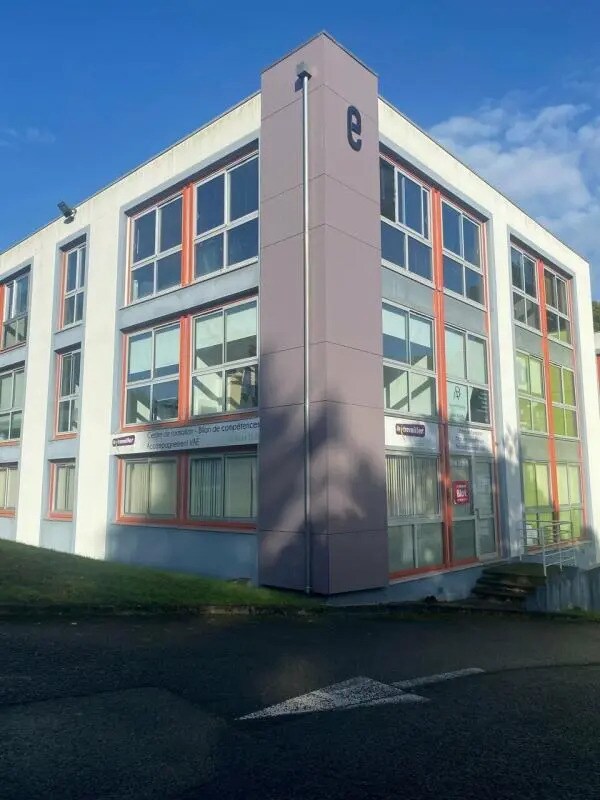 Bureau dans Quimper à louer Photo de l’immeuble– Image 1 sur 2