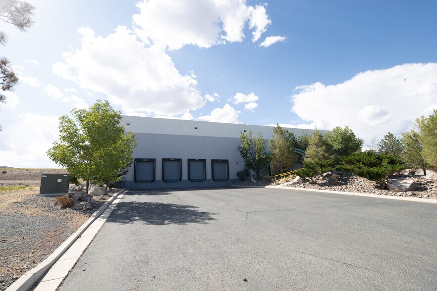 100 Ireland Dr, Mccarran, NV à louer - Photo de l’immeuble – Image 3 sur 5