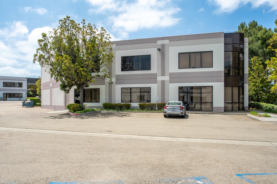 2320 Cousteau Ct, Vista, CA à louer - Photo de l’immeuble – Image 2 sur 6