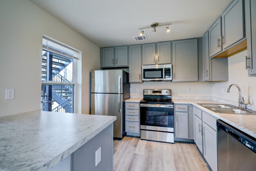 155 Plez Morgan, Montgomery, TX à vendre - Photo intérieure – Image 3 sur 6