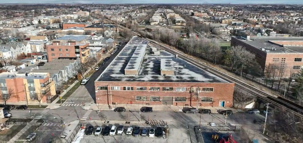 3850 W Cortland St, Chicago, IL à vendre - Photo de l’immeuble – Image 3 sur 10