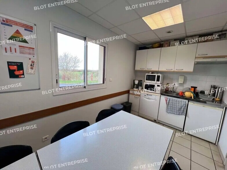 Bureau dans Corps-Nuds à louer - Photo de l’immeuble – Image 3 sur 6