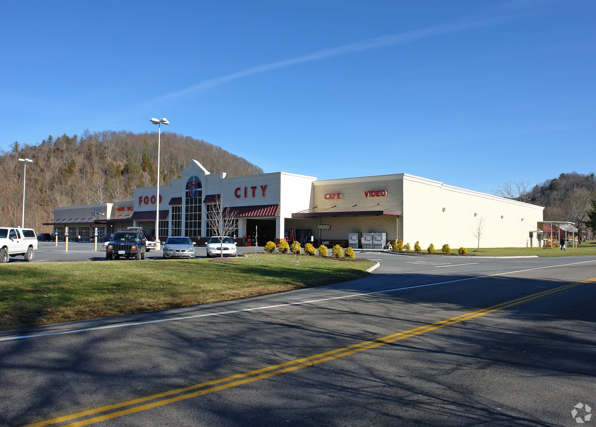 736 N Beaver Dam Ave, Damascus, VA à louer Photo principale– Image 1 sur 4