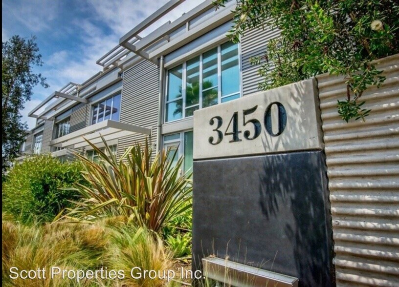 3450 Cahuenga Blvd W, Los Angeles, CA à louer - Photo de l’immeuble – Image 3 sur 182