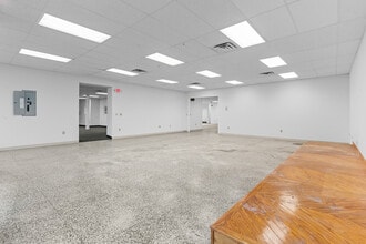 6854 Post Rd, North Kingstown, RI à vendre Photo intérieure– Image 2 sur 10