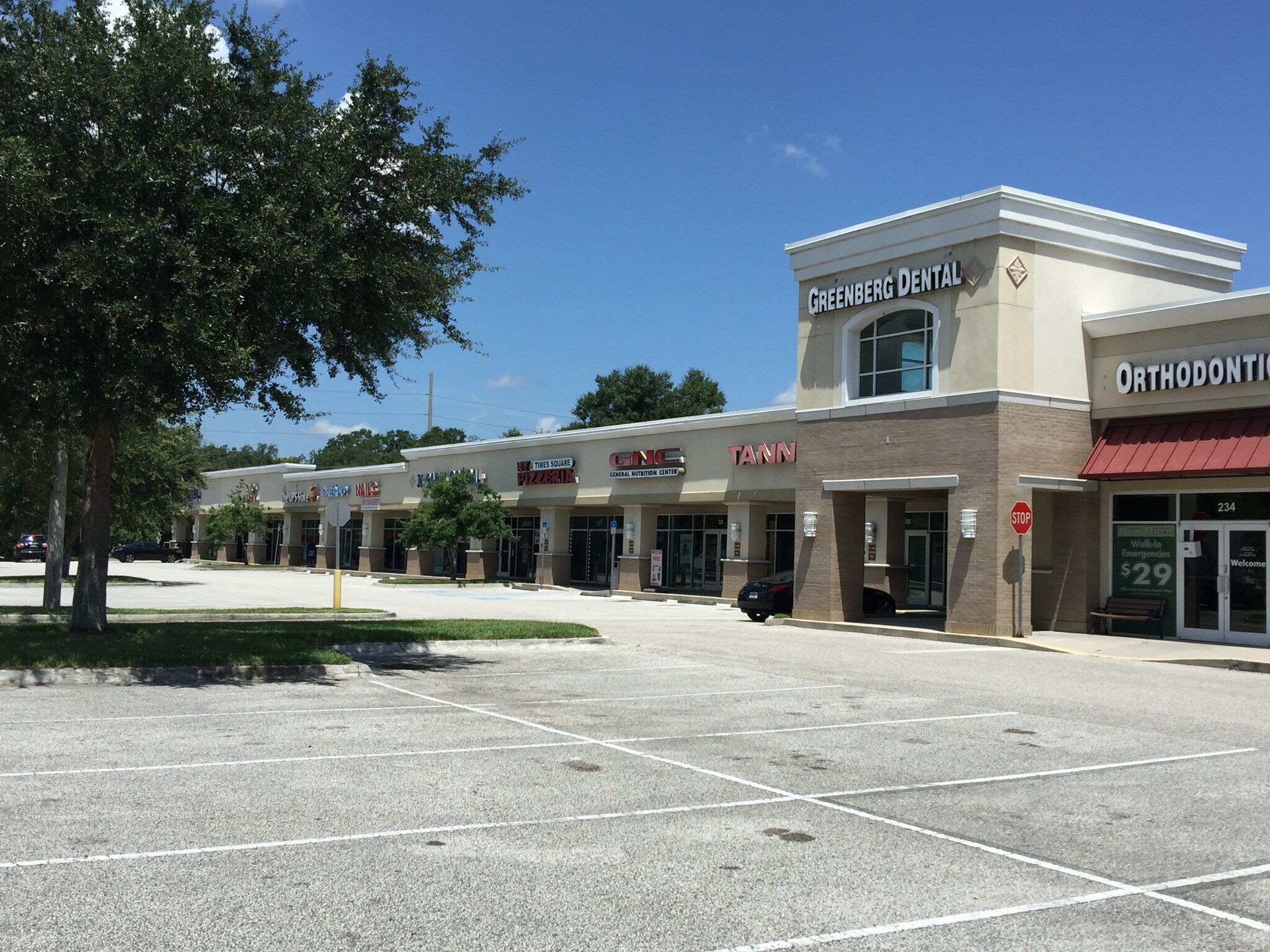 202 E Bearss Ave, Tampa, FL à louer Photo principale– Image 1 sur 34