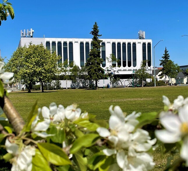 840 K St, Anchorage, AK à louer - Photo de l’immeuble – Image 3 sur 7
