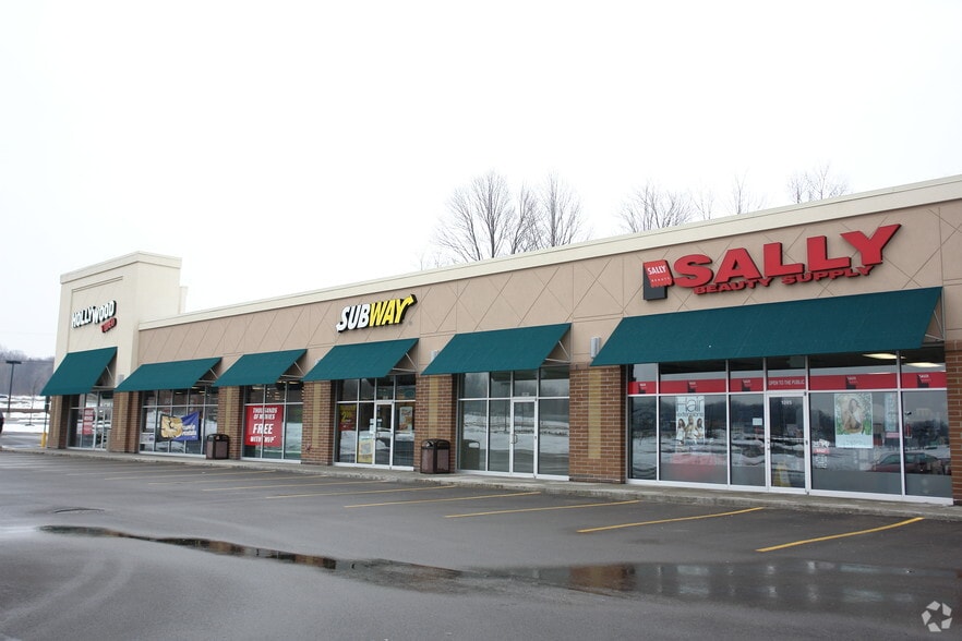 1075-1101 N Hermitage Rd, Hermitage, PA à vendre - Photo principale – Image 1 sur 4